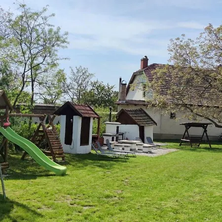 Trinity Vendeghaz Σπίτι διακοπών Abádszalók