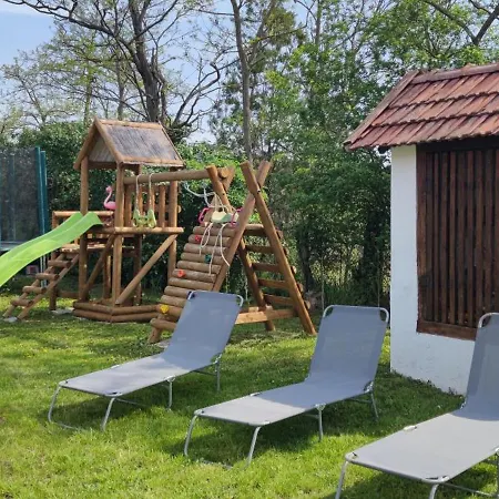 Trinity Vendeghaz Abádszalók