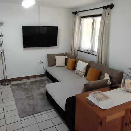 Trinity Vendeghaz * Abádszalók