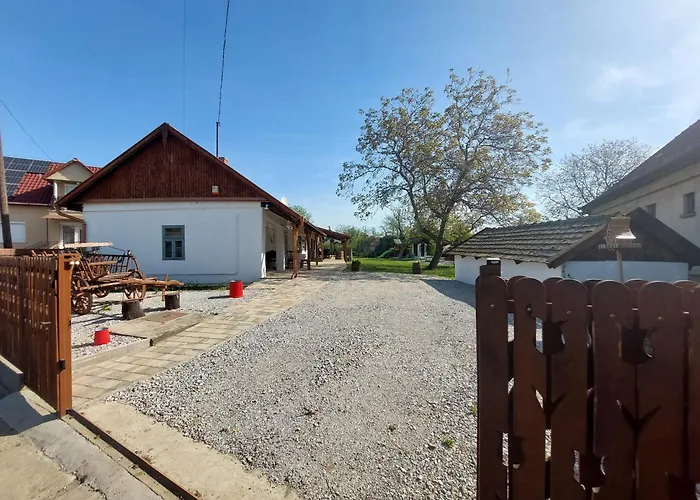 Trinity Vendeghaz Dom wakacyjny Abádszalók