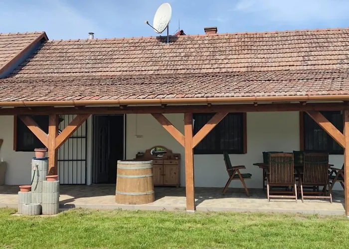 Trinity Vendeghaz Dom wakacyjny Abádszalók