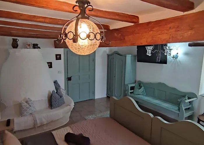 Trinity Vendeghaz * Abádszalók