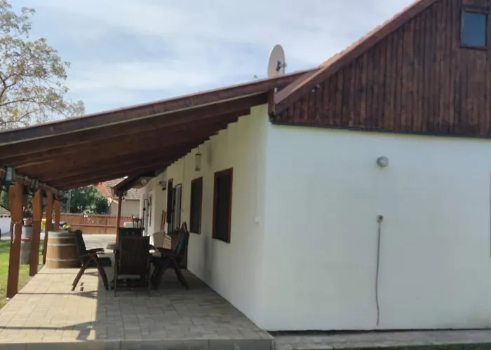 Trinity Vendeghaz Dom wakacyjny *